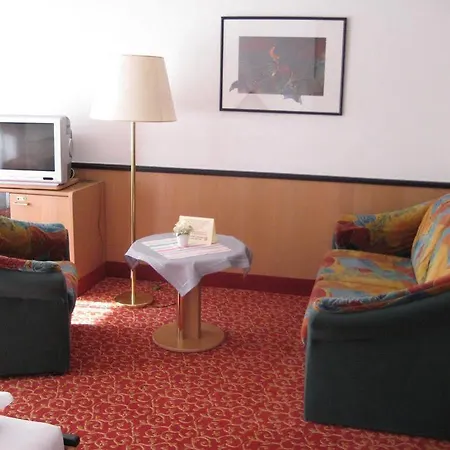 酒店 爱森纳赫施罗瑟酒店 4*