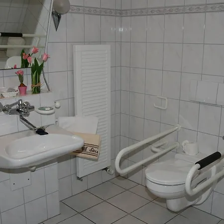 爱森纳赫施罗瑟酒店