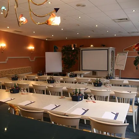 爱森纳赫施罗瑟酒店